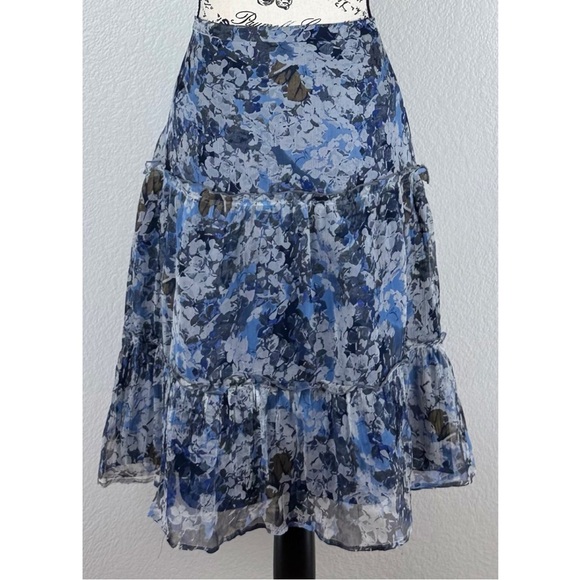 Burberry London Blue Floral print Teird Knee Length Skirt, size 8 US - Picture 7 of 12